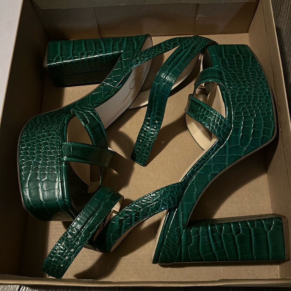 Jessica Simpson Emerald Green platform, block heels size 9.5